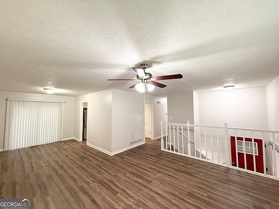 4th image of 6525 Woodford Rd