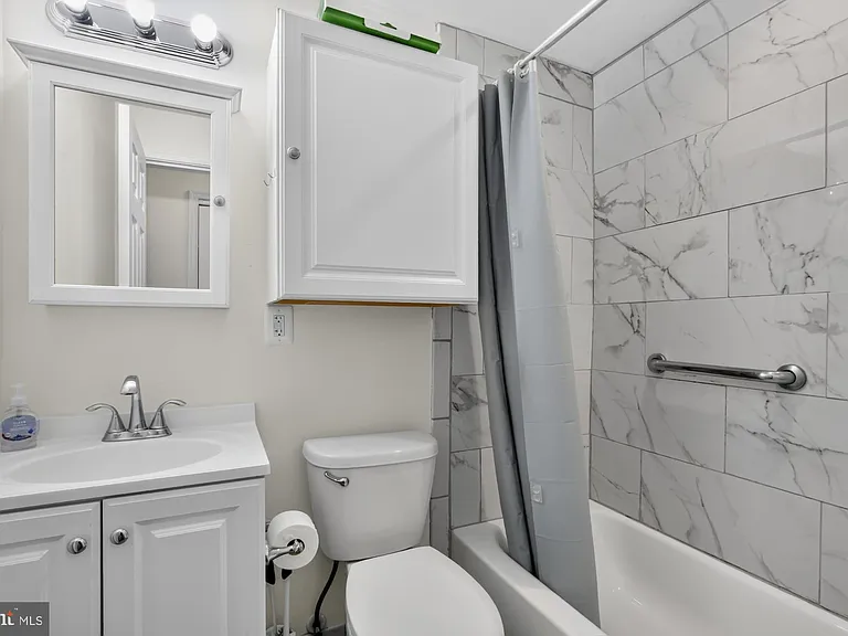 4435 Sansom St #1 — Photo 9