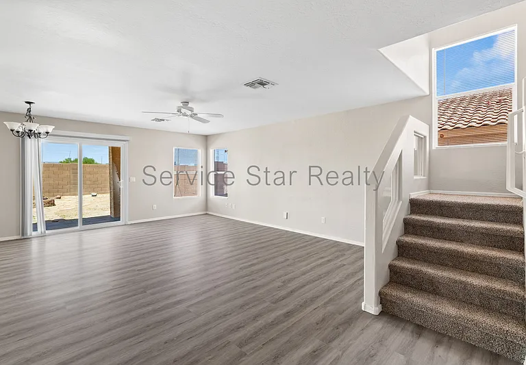12106 N 130th Dr — Photo 5
