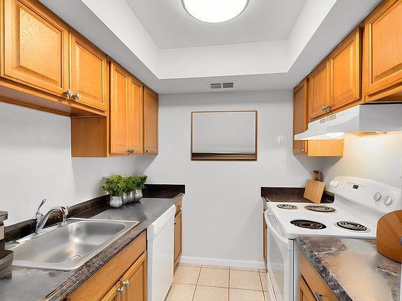 2nd image of 1040 S Buena Vista Dr #1038