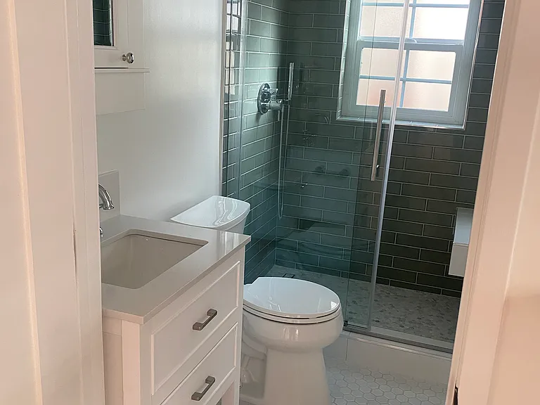 2410 Palm Dr #C — Photo 20