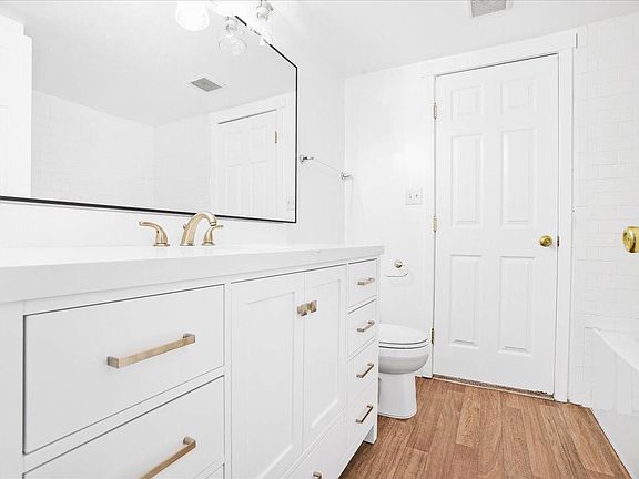 2nd image of 218 E Julie Anna Dr S #220