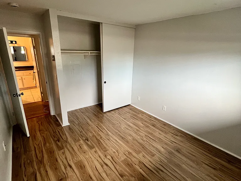 4651 Pico St #210 — Photo 8