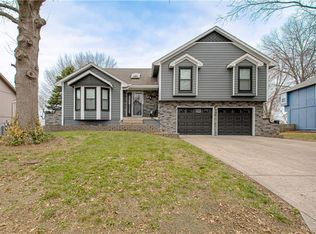 1708 SE 7th Ter, Lees Summit, MO 64063
