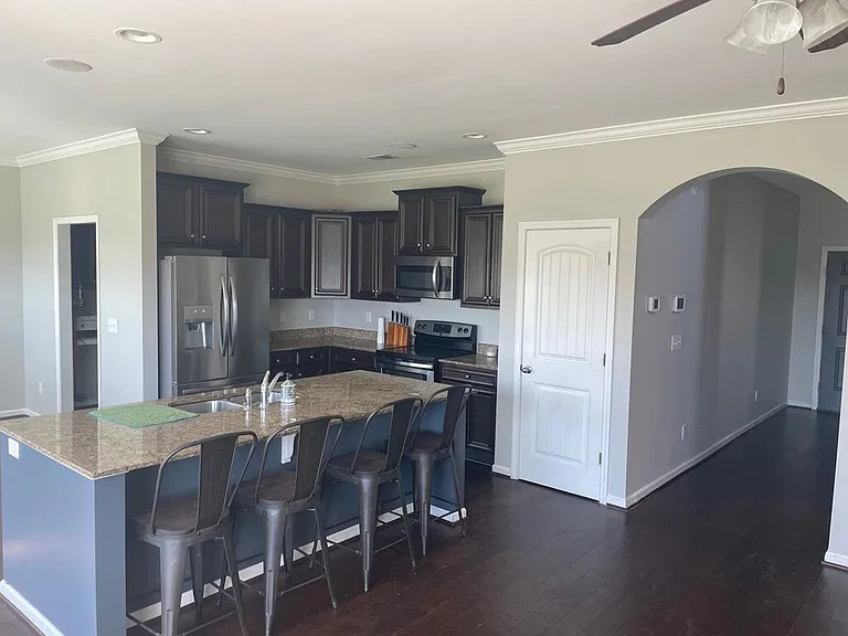 1090 Rockdale Blvd — Photo 4