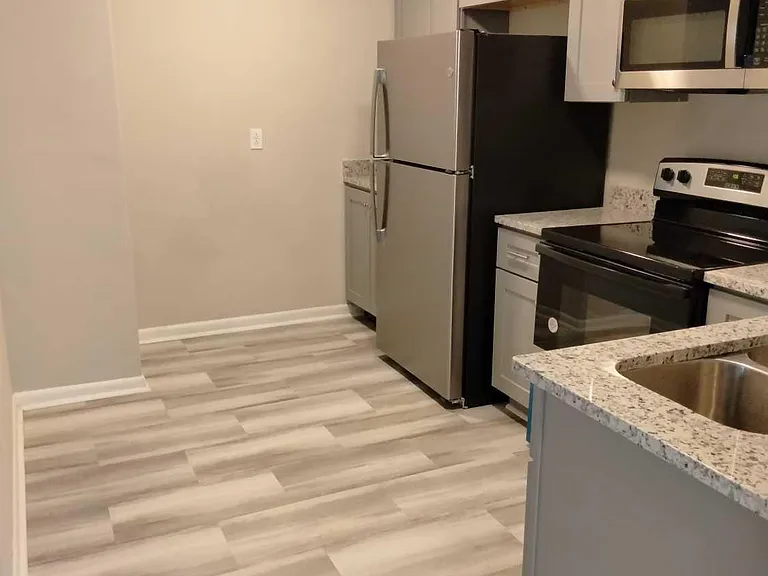 3600 Newport Ave #8 — Photo 3