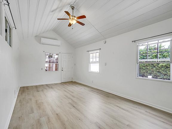 5th image of 1456 S Doheny Dr