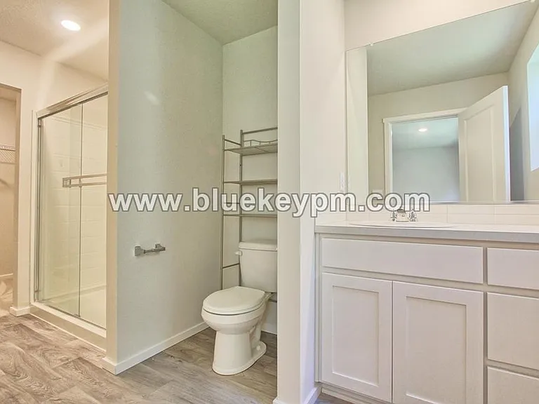 5808 NE 80th Ct — Photo 10