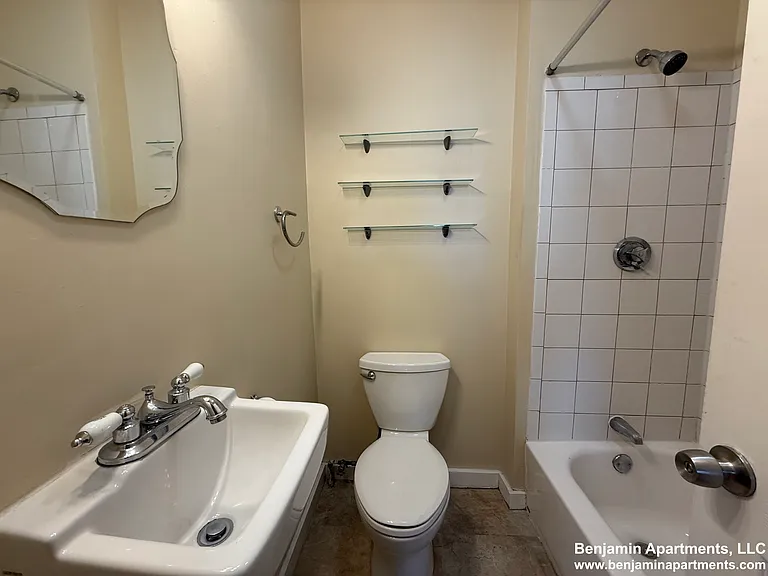 232 Cambridge St #13 — Photo 9