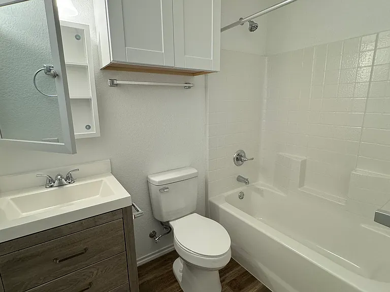 2231 E Renfro St — Photo 12
