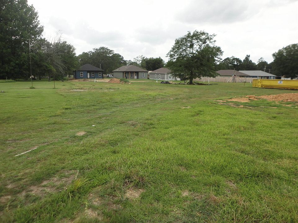 1st image of 307 W Railroad Ave NE