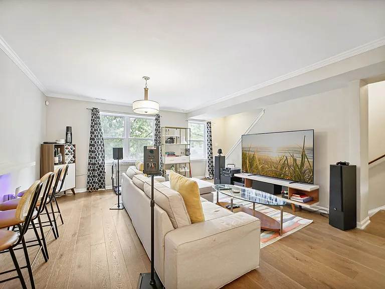 1622 5th St NW #B — Photo 3