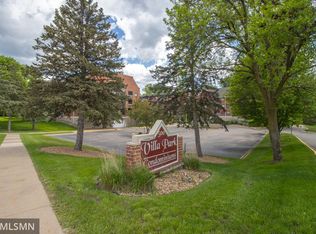 500 County Road B Rd W #333, Roseville, MN 55113