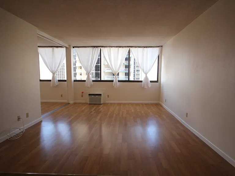 1255 Nuuanu Ave #1406 — Photo 4