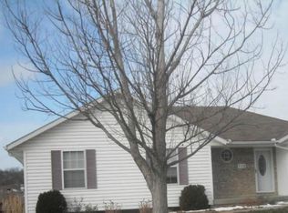 728 Ginger Hill Dr, Grain Valley, MO 64029