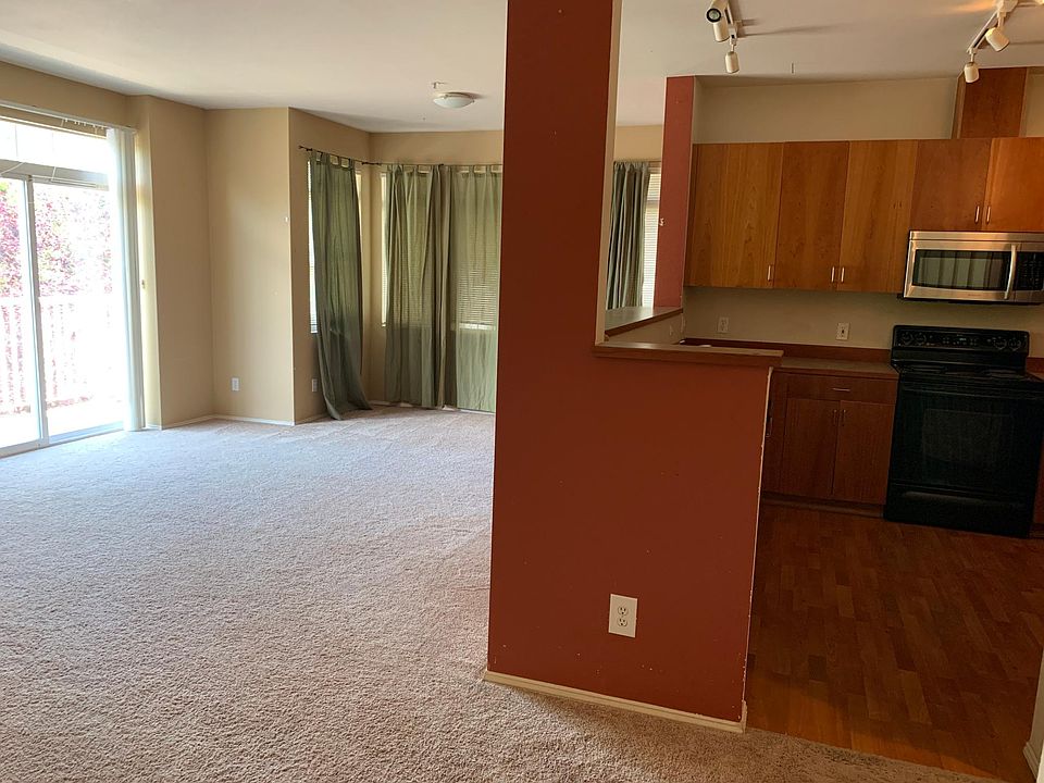 breakfast nook area