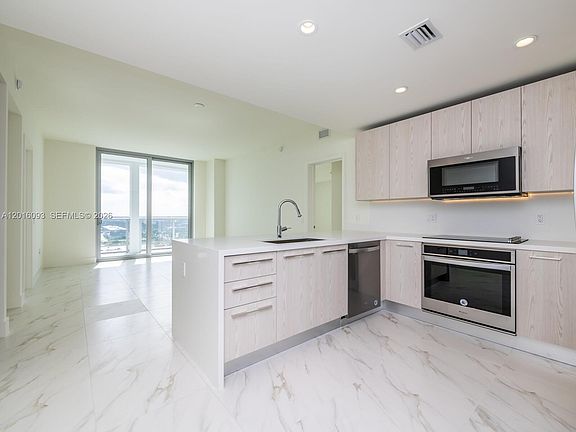 5th image of 2000 S Metropica Way #2007