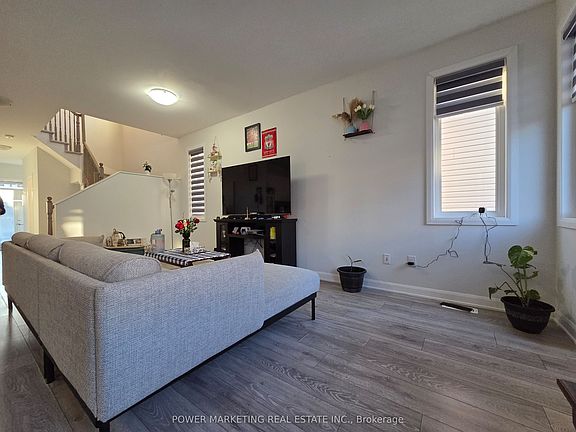 2nd image of 571 Lilith St