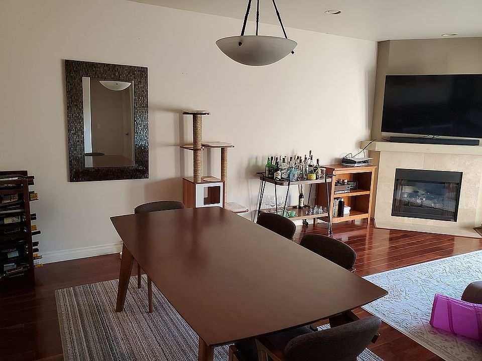 Dining/living room