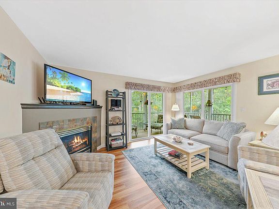 3rd image of 39055 Lakeshore Ct #53066