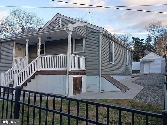 2nd image of 150 Sycamore St