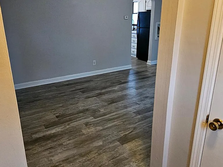 1120 NE Chester Ave — Photo 2