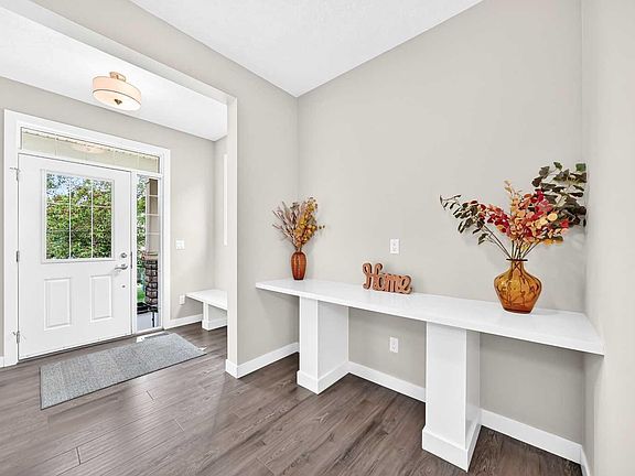 5th image of 133 Baywater Way SW