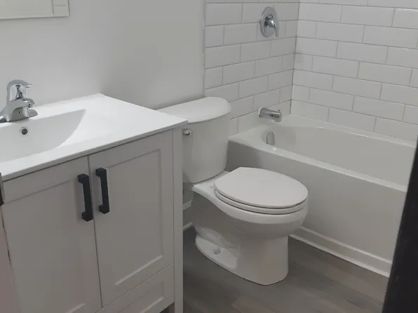 32 Washburn St #12, Prince Edward County, ON K0K 2T0