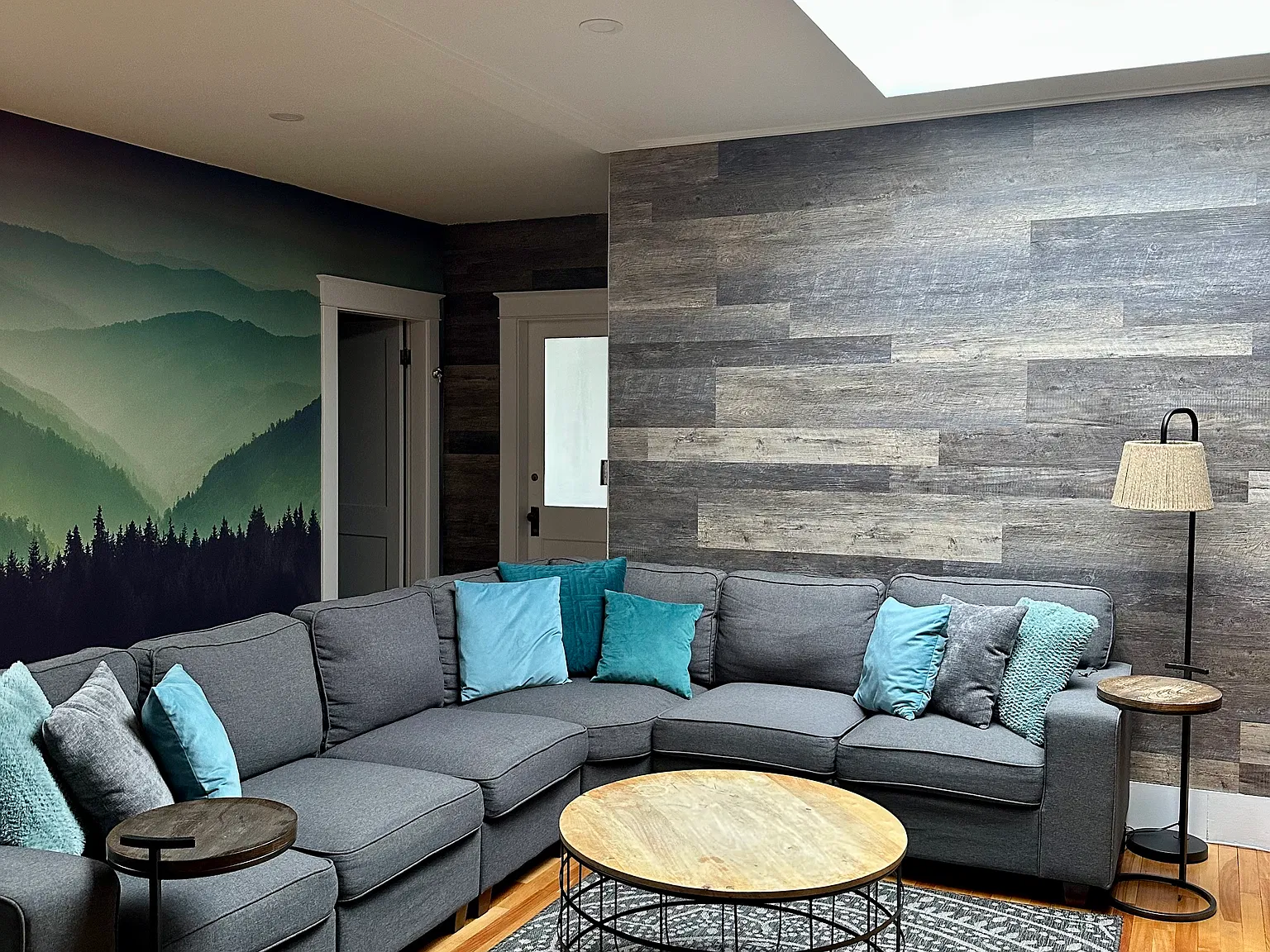 2 bed, 1400 sqft, $2,200 — Photo 1