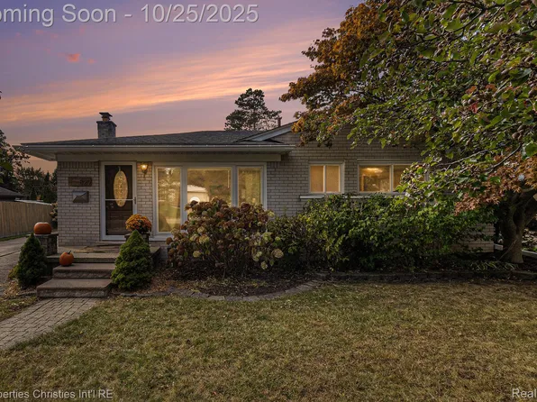 829 Duke, Milford, MI 48381