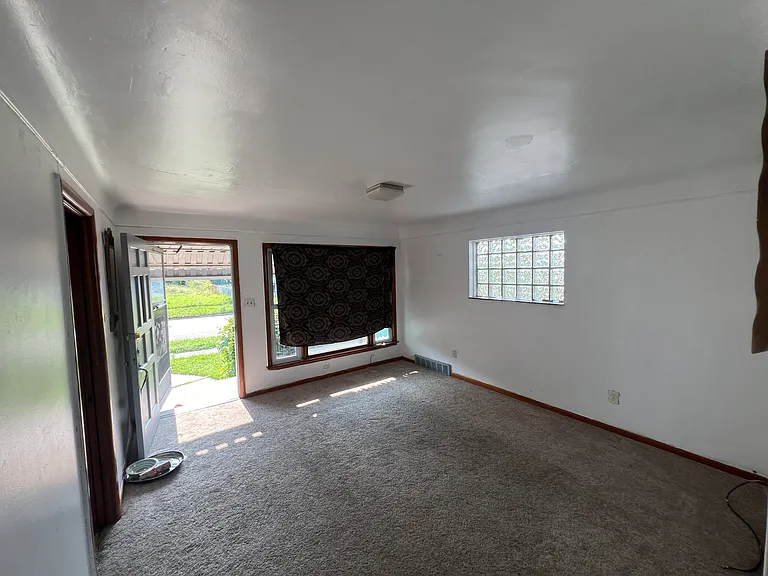6844 Memorial Ave — Photo 14