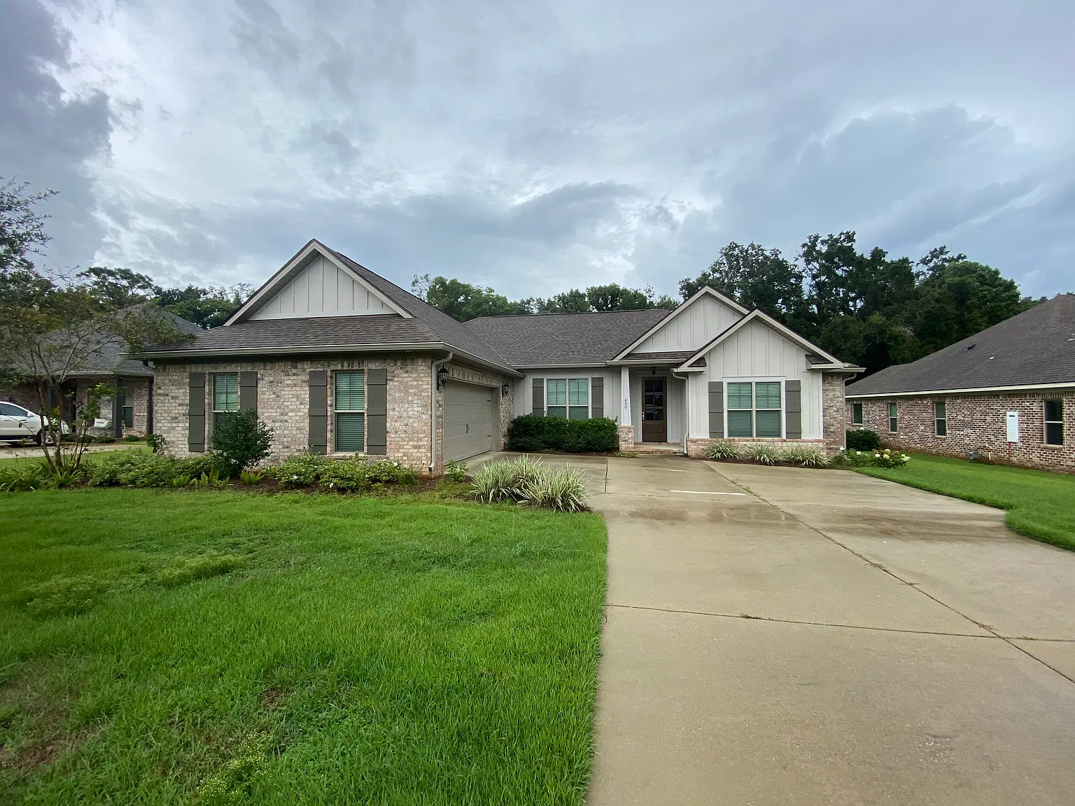 4 bed, 2300 sqft, $2,800 — Photo 2