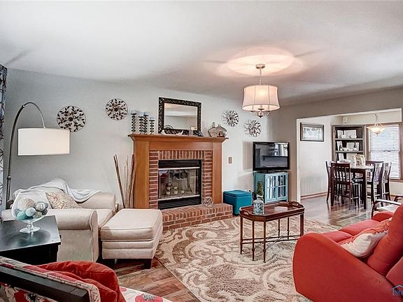 2nd image of 831 Little Creek Dr