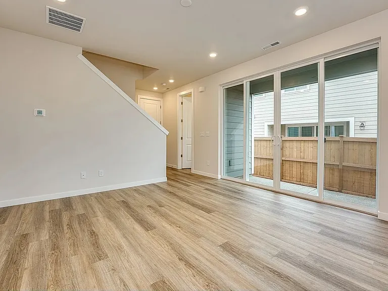 8266 SE Blanton — Photo 15