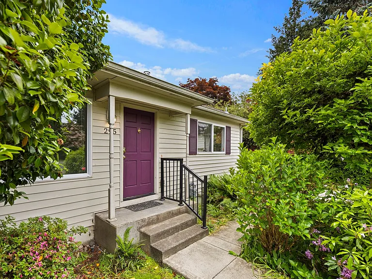 295 NE Alder St — Photo 6