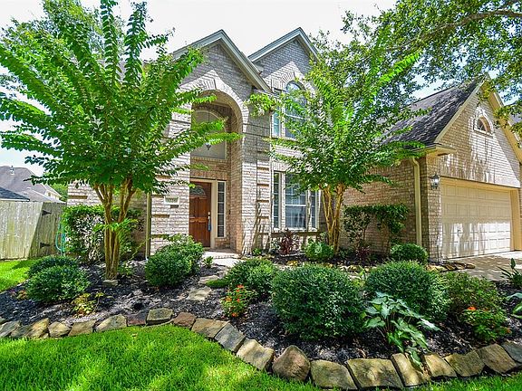 2nd image of 3226 Oak Cliff Ln