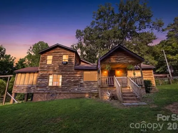 1326 Columbus St, Albemarle, NC 28001