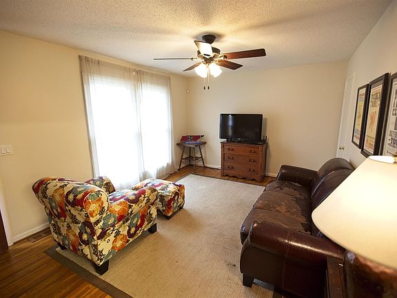 3rd image of 212 New Sawyer Brown Rd