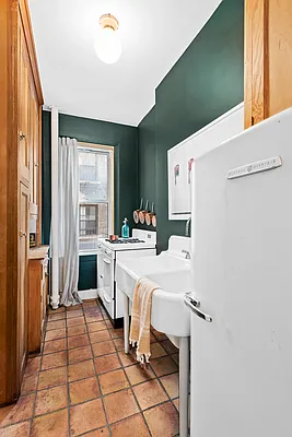 Sold by Compass | media 3