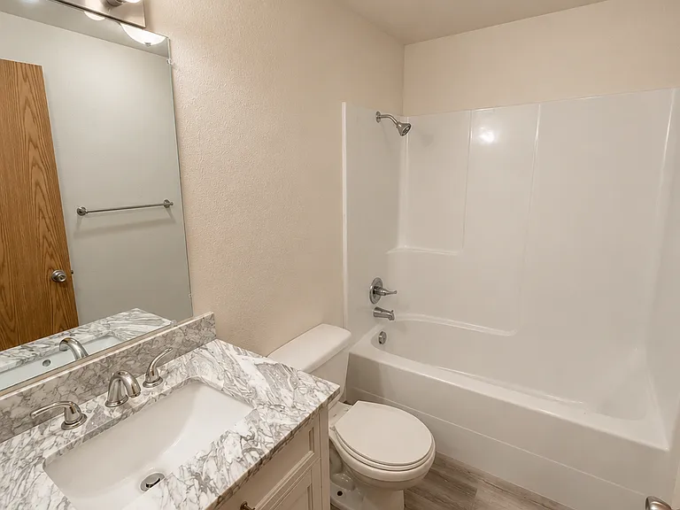 820 N 4th St — Photo 11