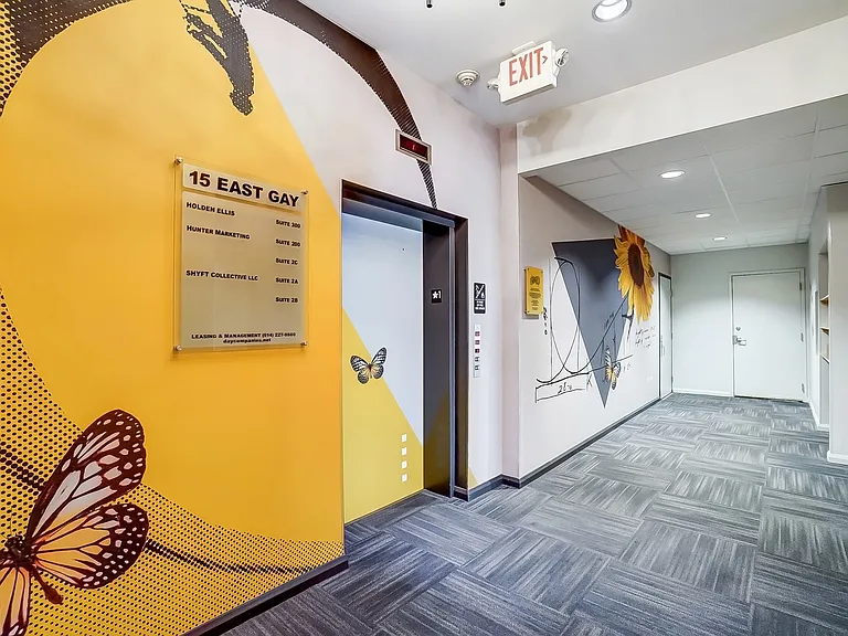 Elevator/lobby