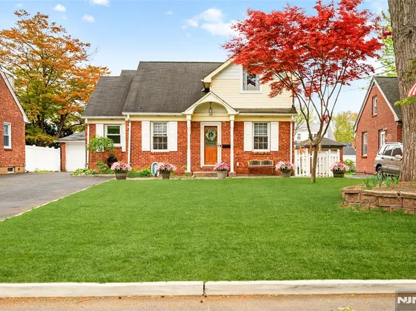 59 Colonial Pkwy, Dumont, NJ 07628