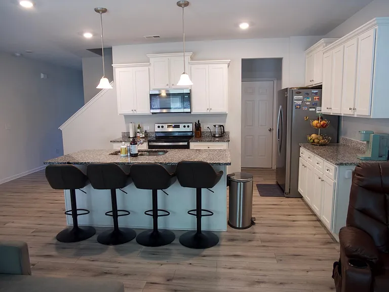 3717 Abbey Way — Photo 4