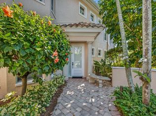 540 Via Veneto APT 102, Naples, FL 34108