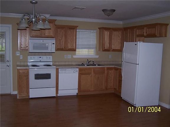 4th image of 709 E Columbus Dr