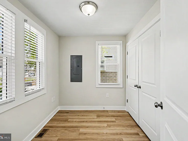 9135 Cuckold Point Rd — Photo 36