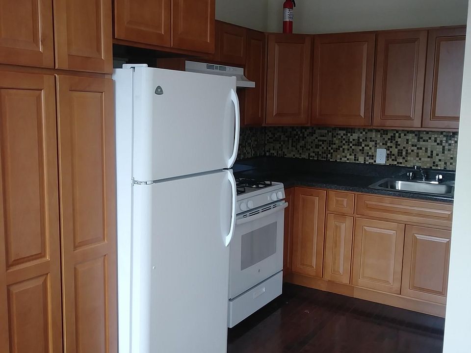 1st image of 194 Ashburton Ave #2