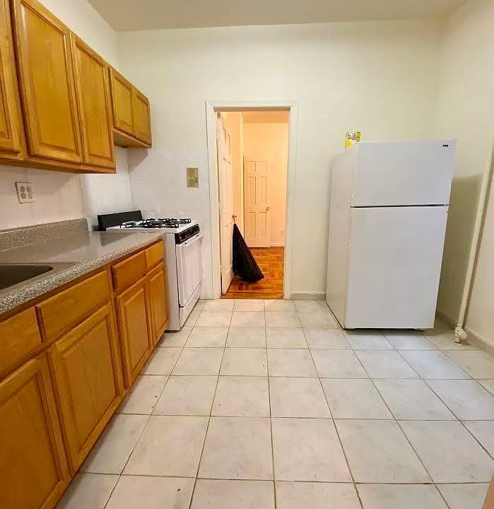 1st image of 32-34 41st St #Cc3