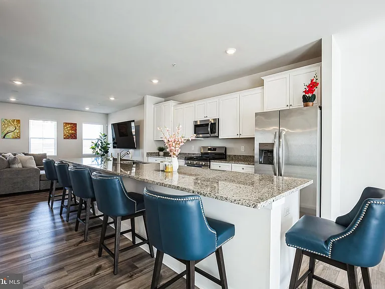 4165 Brodie Pl — Photo 6
