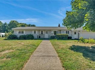 6 Mohawk Dr, Clinton, CT 06413